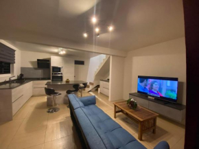 Beach side Duplex, Puna'auia